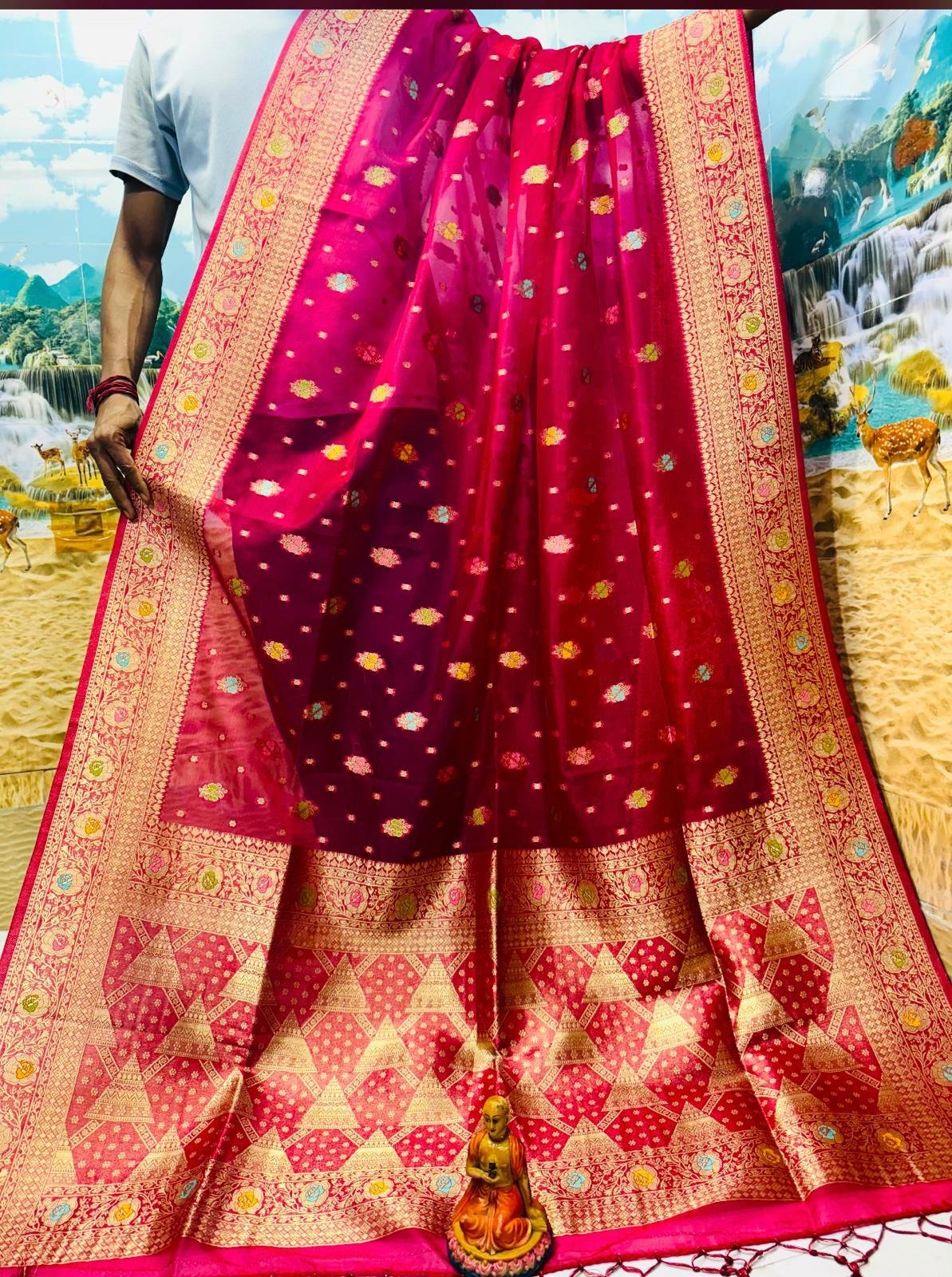 Cerise Gold Handloom Saree by Muditaa Fashions